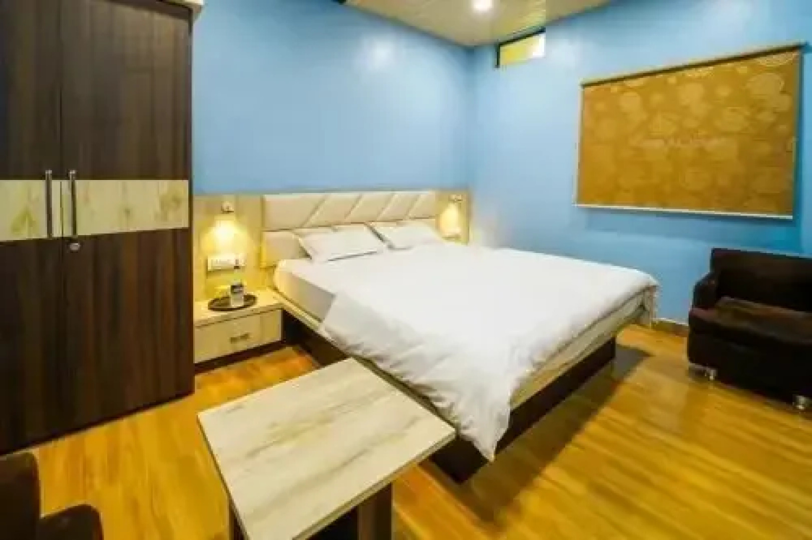 Manas Ac Rooms