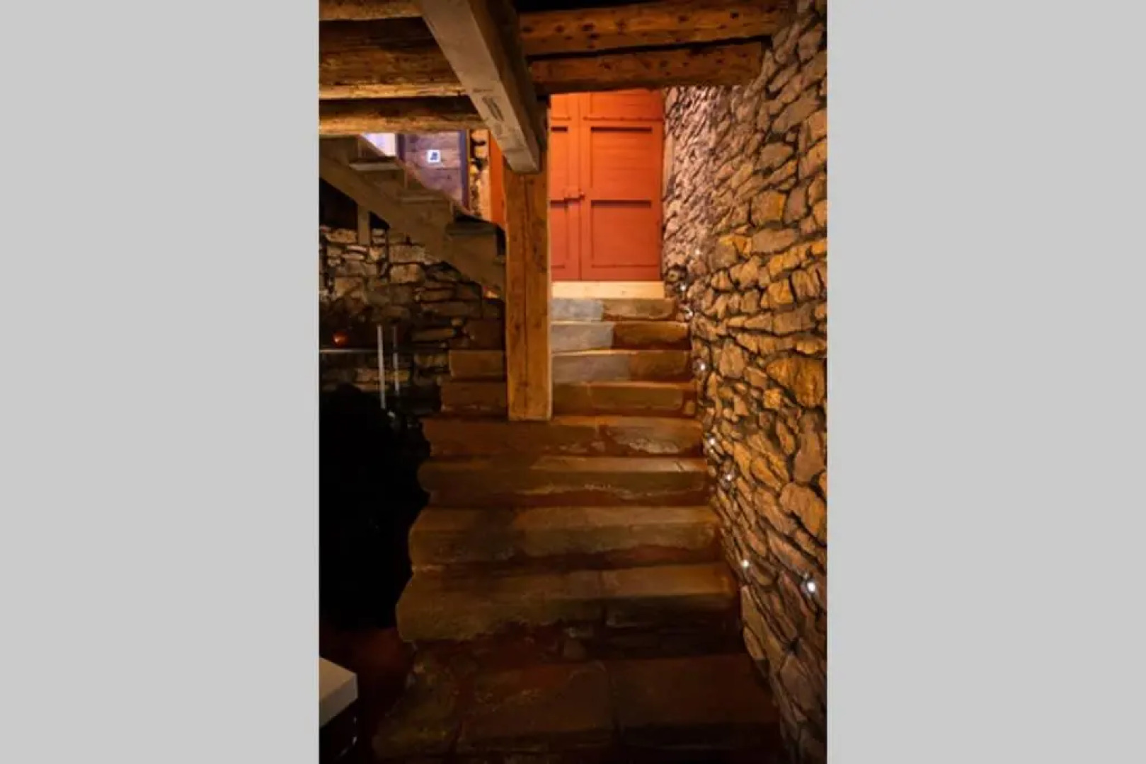 Caveau Contemporain Kv'o37 (Adults Only)