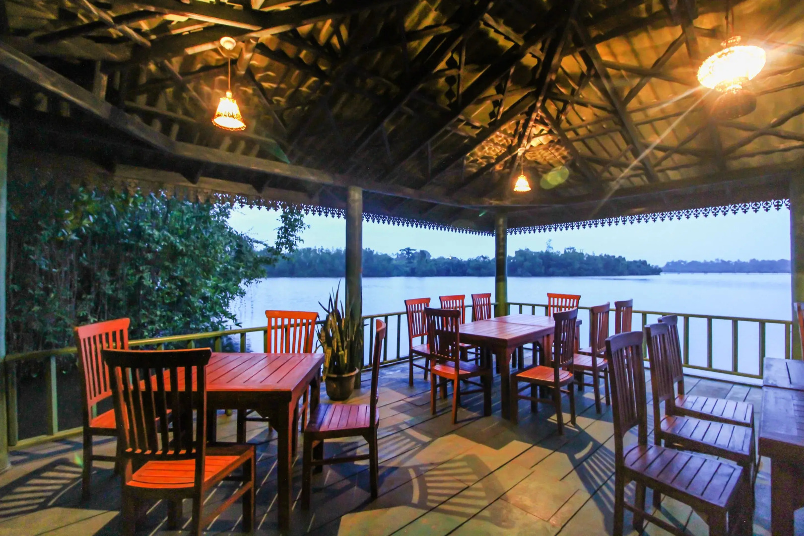 OYO 396 Lotus Paradise Nature Resort