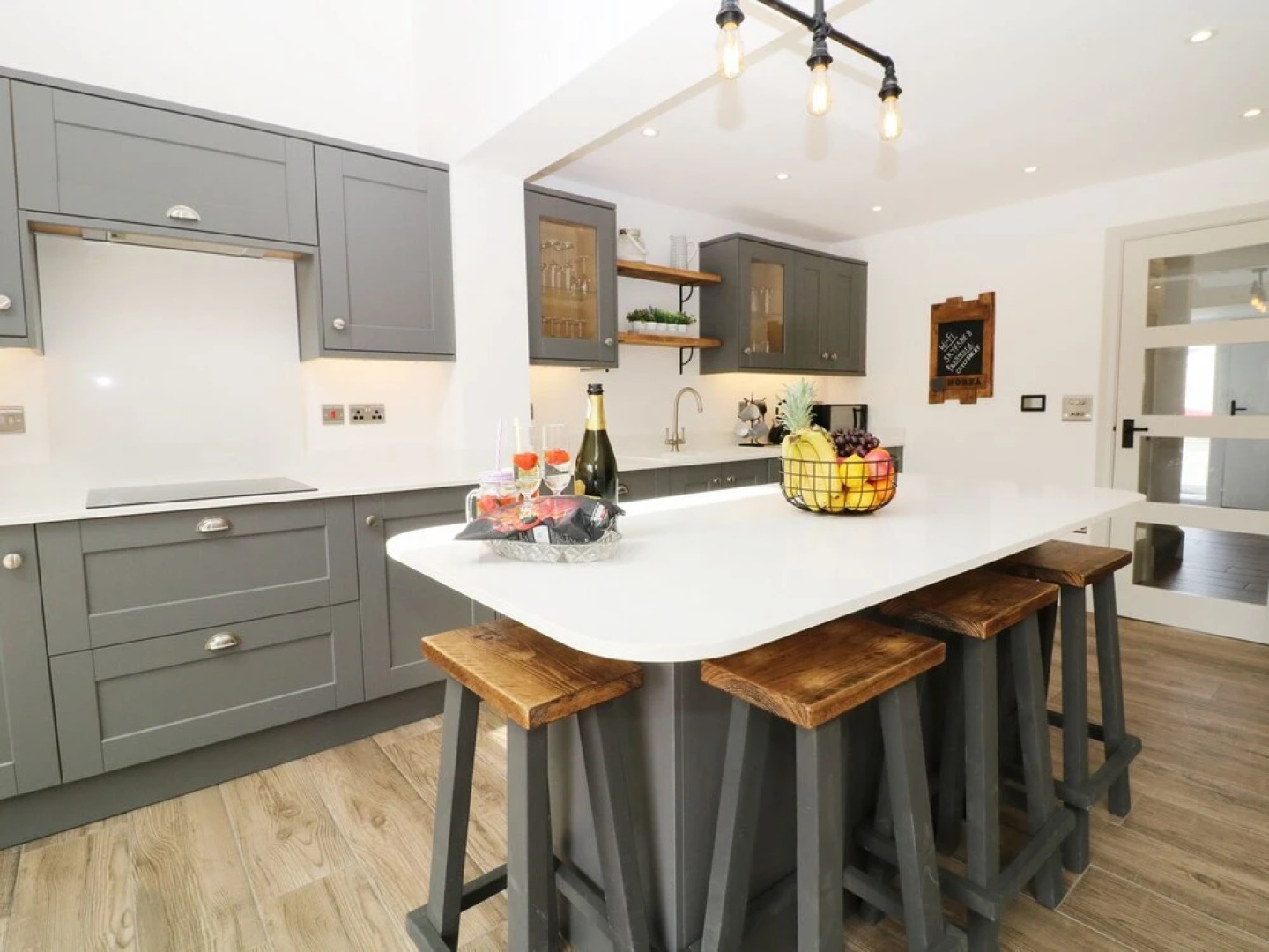 21 Llwyn Gwalch Estate