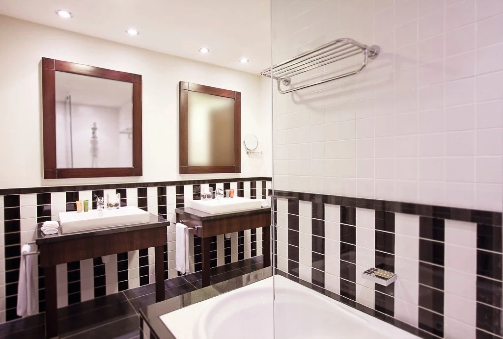 Movenpick Hotel Apartments Al Mamzar Dubai