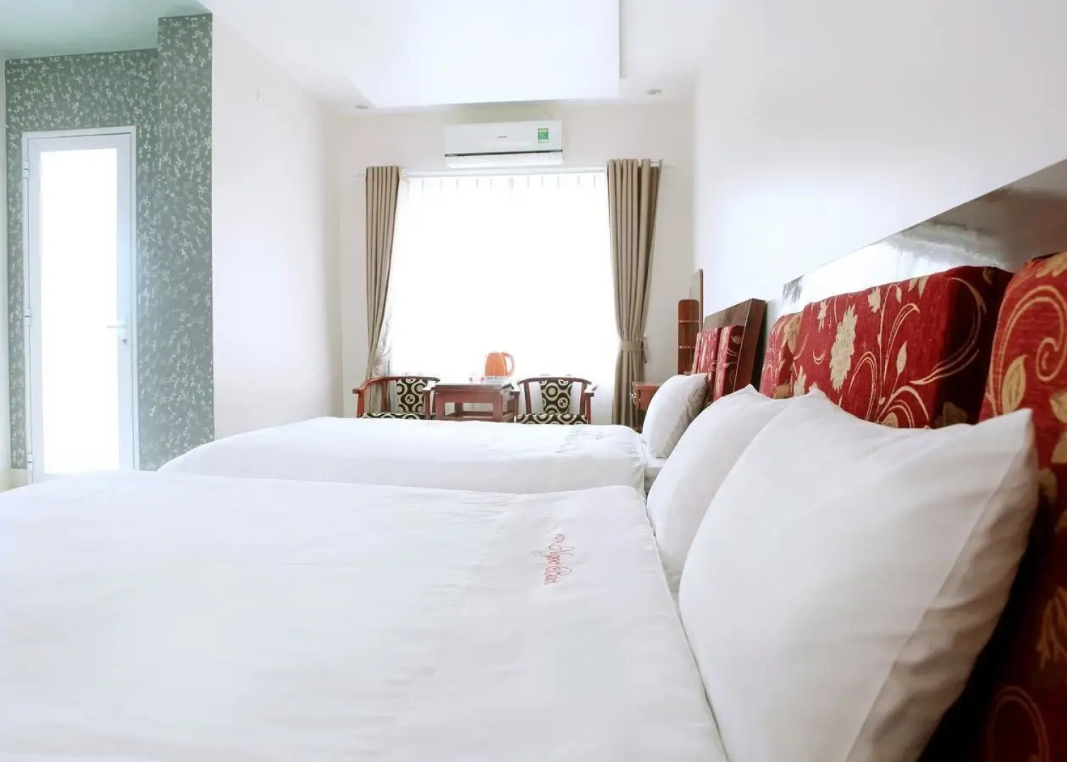 Ngoc Bach Hotel