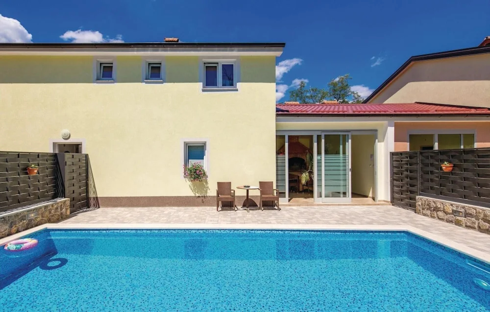 Amazing Home in Jurdani With Wifi and 4 Bedrooms