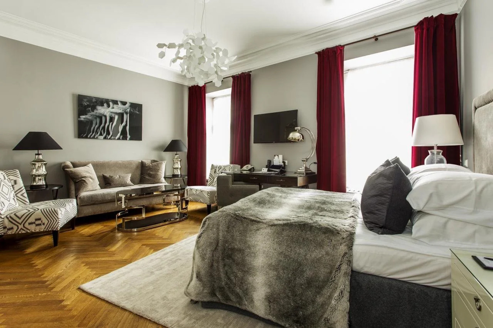 Hotel St. Petersbourg