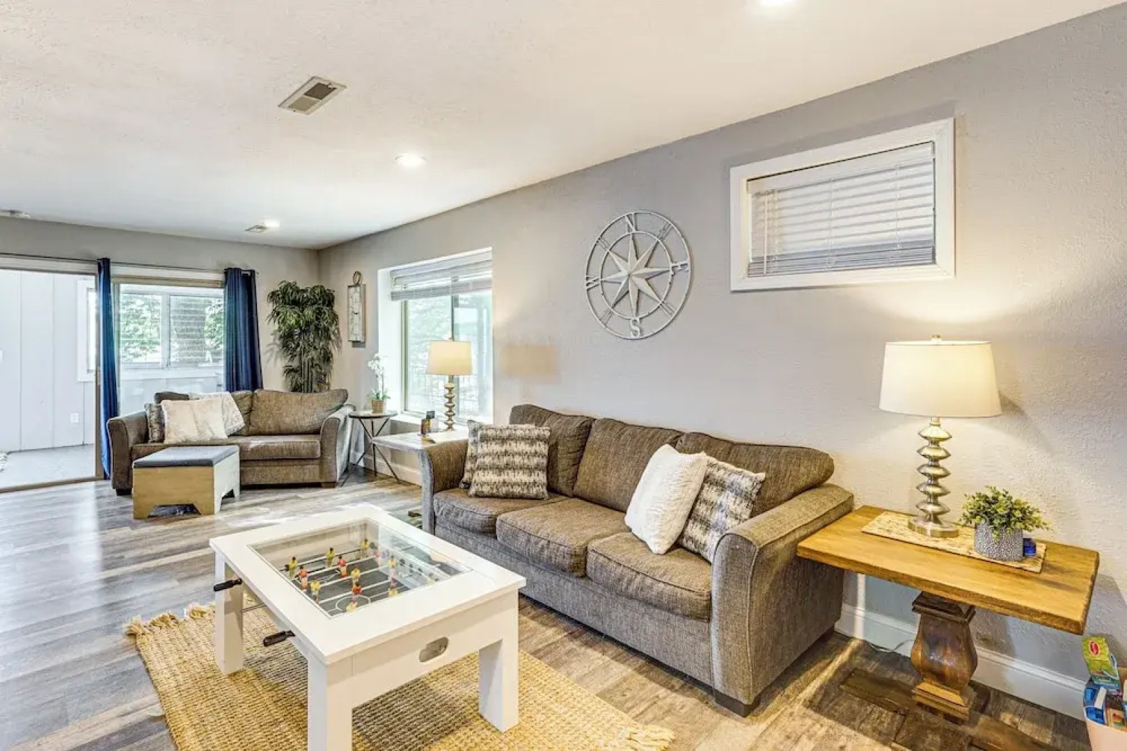 Waterfront Yard, Dock + Game Room: Linn Creek Home