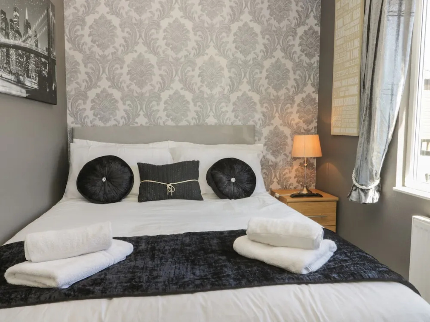 Jonstone Pines Lodge at Cayton Bay Holiday Park