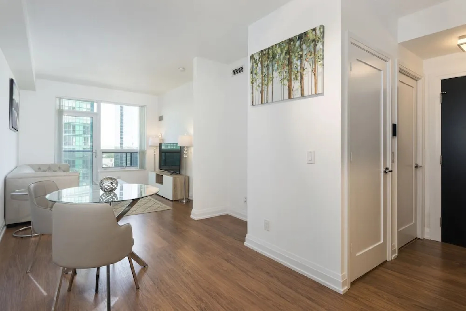 Metropolis Suites Yonge Sheppard