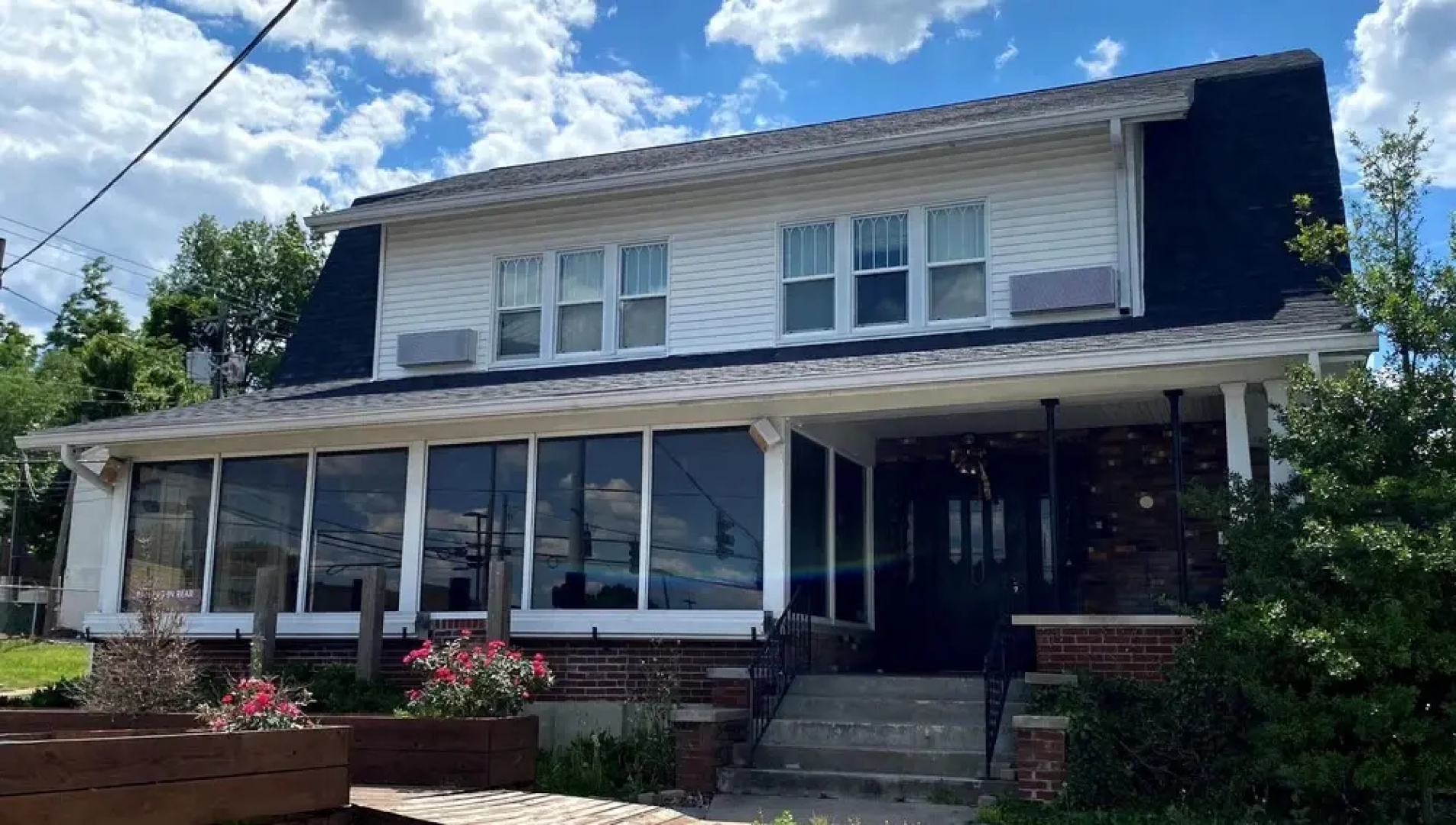Twin Lakes Creamery, Grill & Inn
