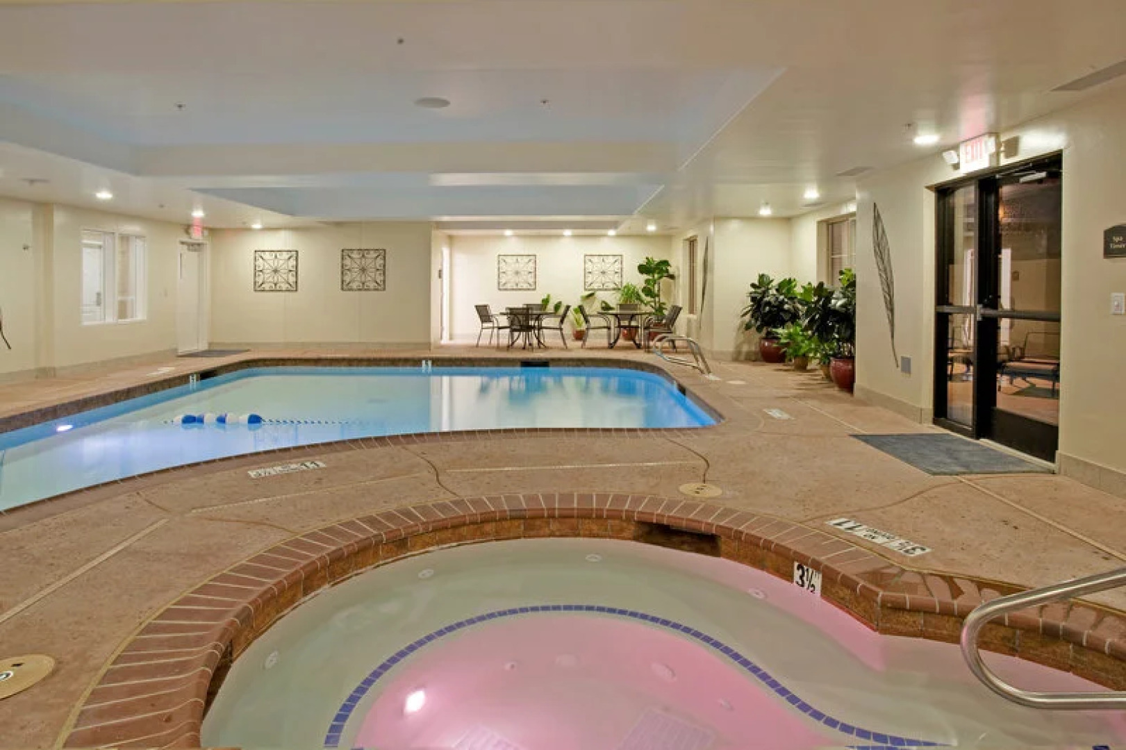 Holiday Inn Express & Suites Lathrop