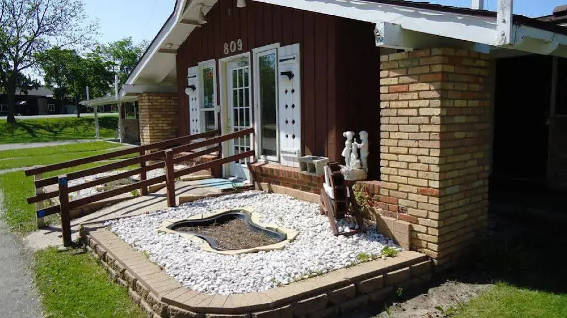 Spinning Wheel Motel