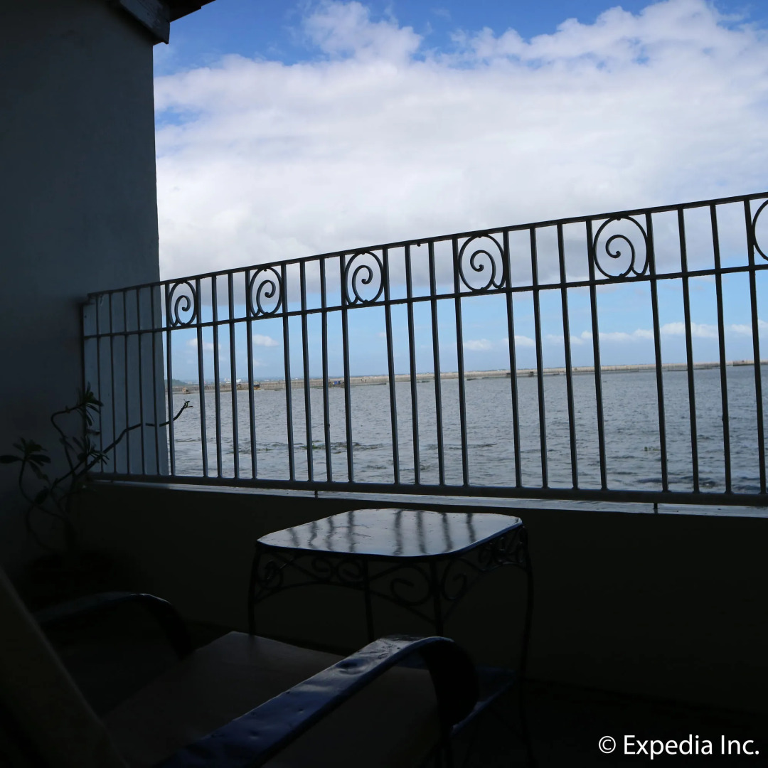 City of Springs Hotel