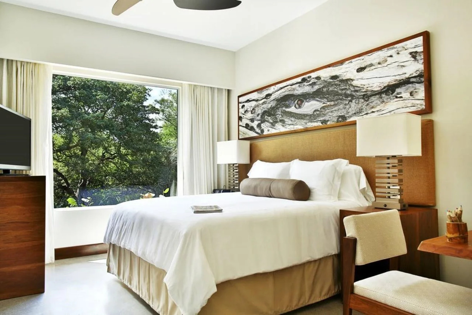 El Mangroove Papagayo, Autograph Collection