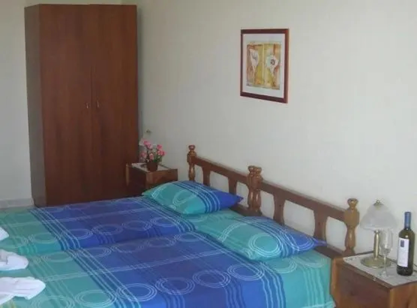 Yianna Studios & Apartments