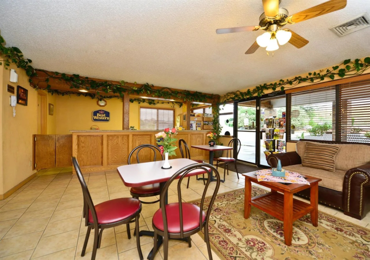 Village Inn of Hardy