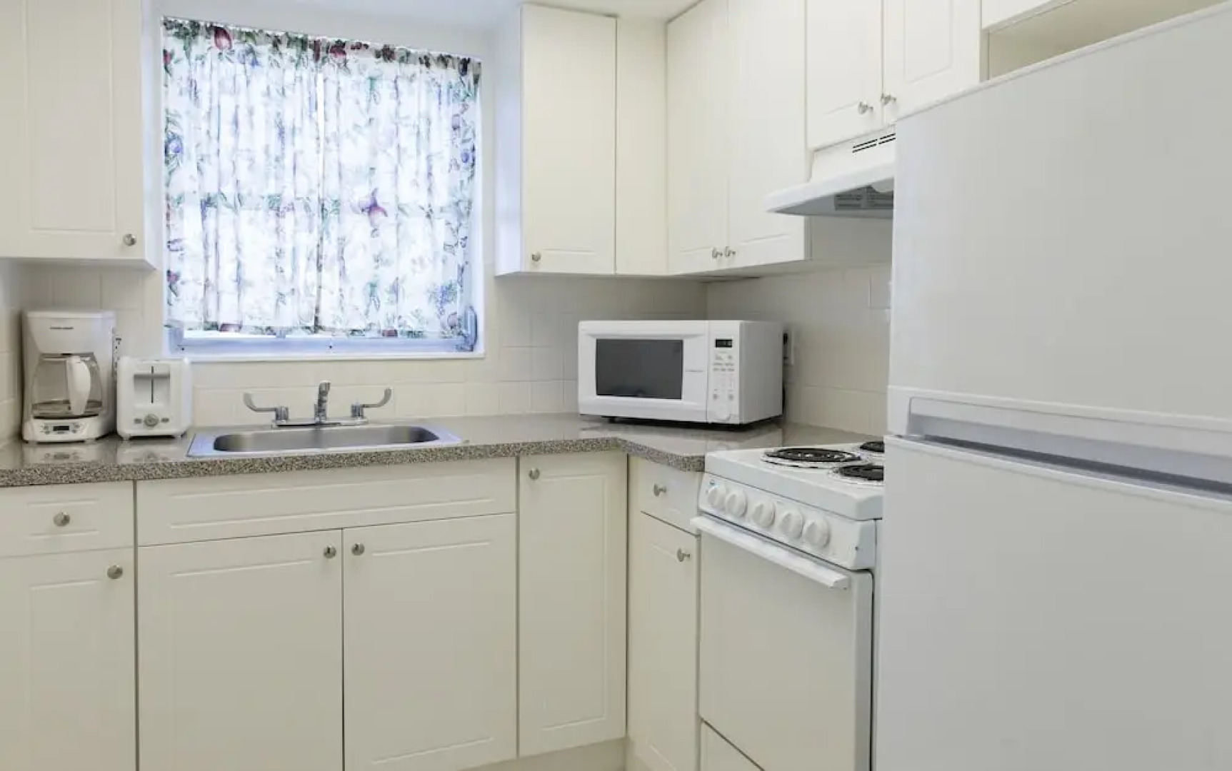 Carriage House Resort Motel