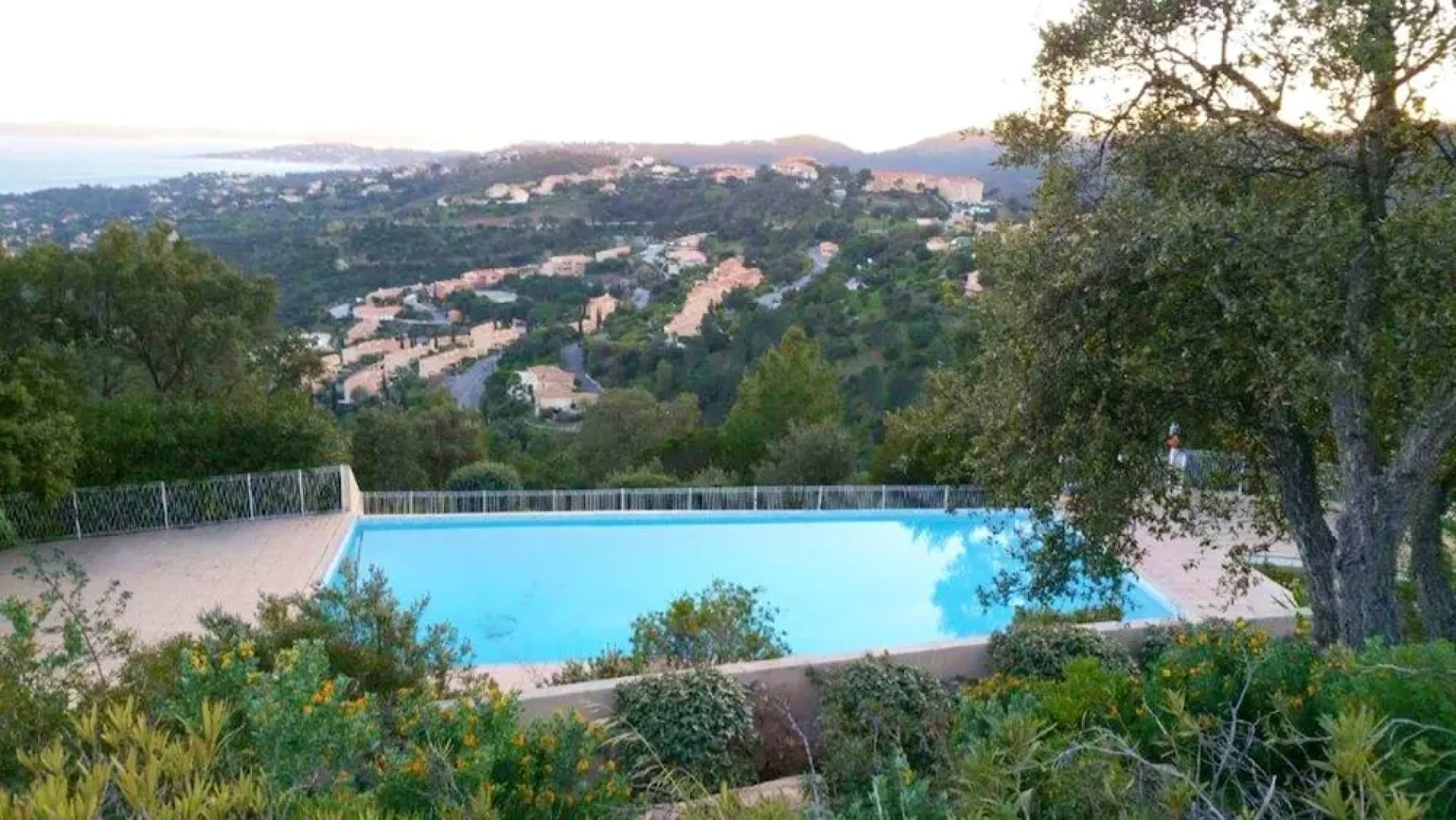 Apartment With 2 Bedrooms in Roquebrune-sur-argens, With Wonderful sea