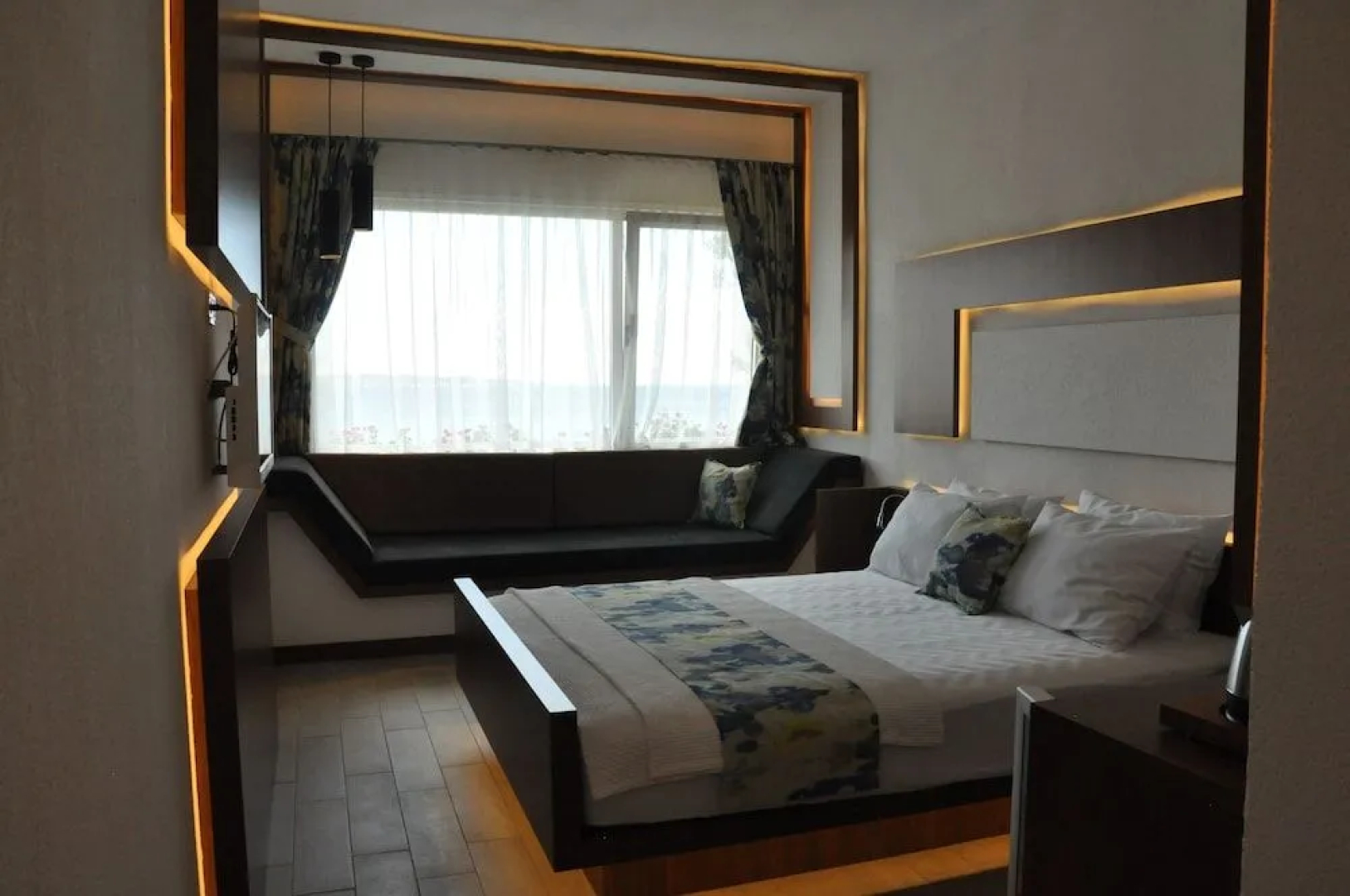 Karakas Hotel