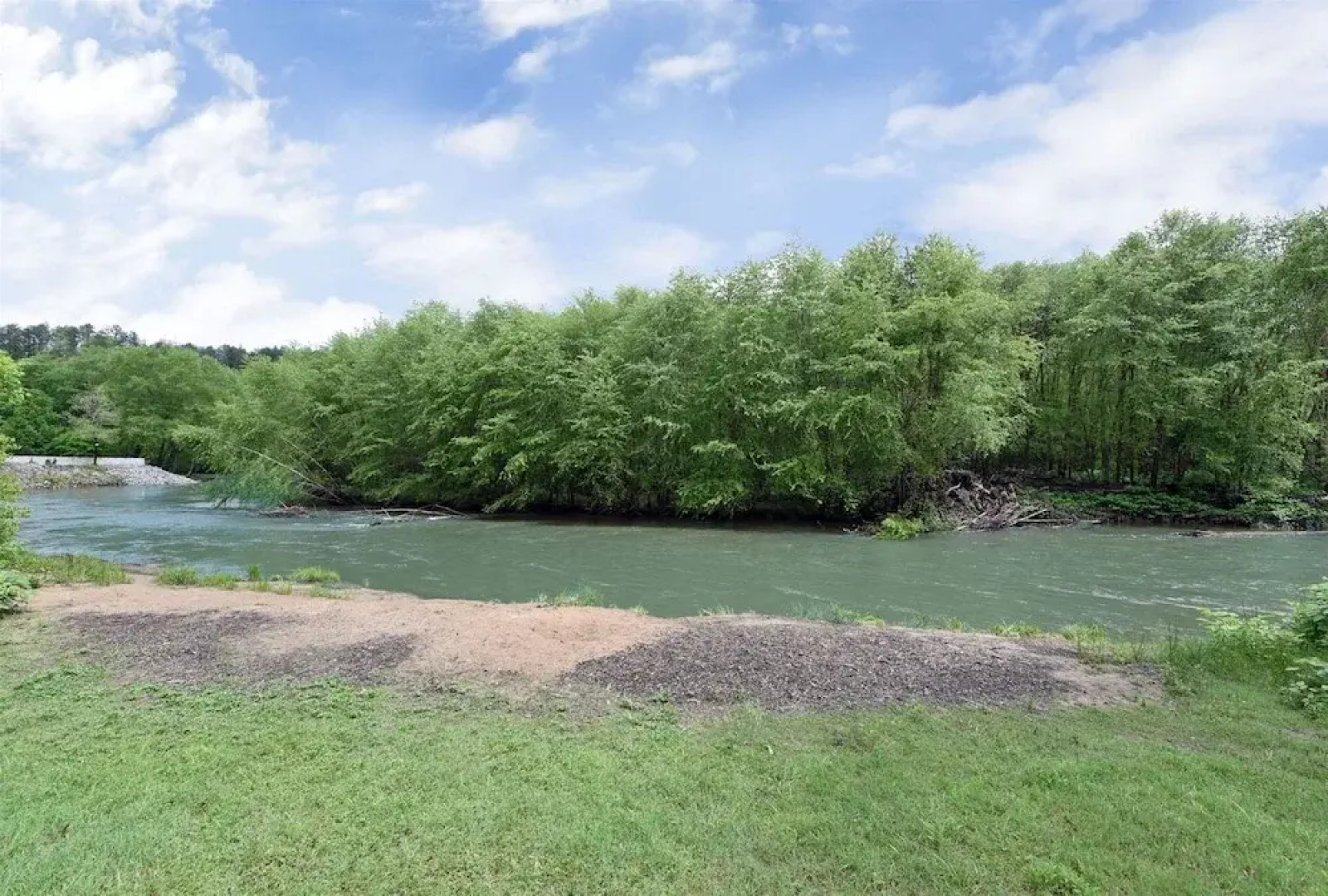 River`s Edge- Ocoee Riverfront