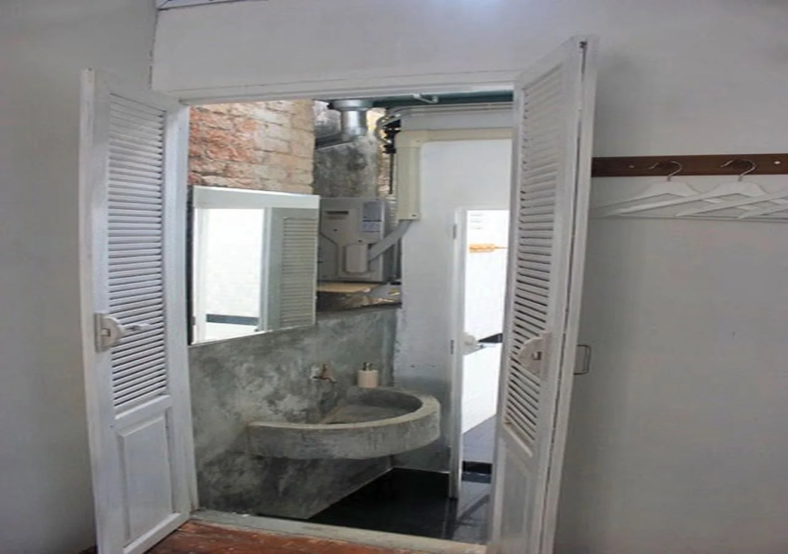 At Rimnam Chan Hostel