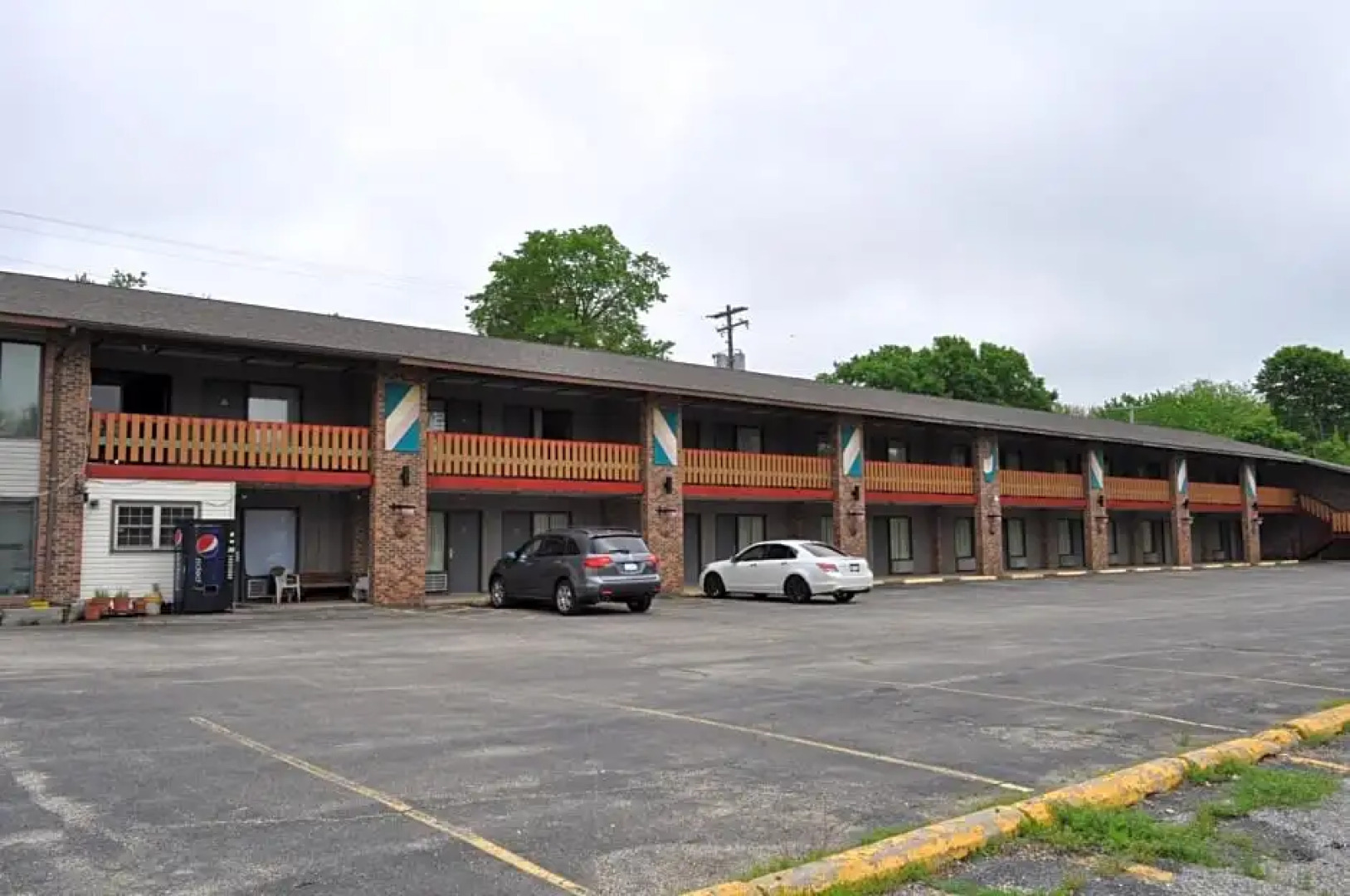 Kewanee Motor Lodge