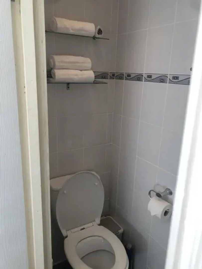 Spindrift Guest House - Adults Only