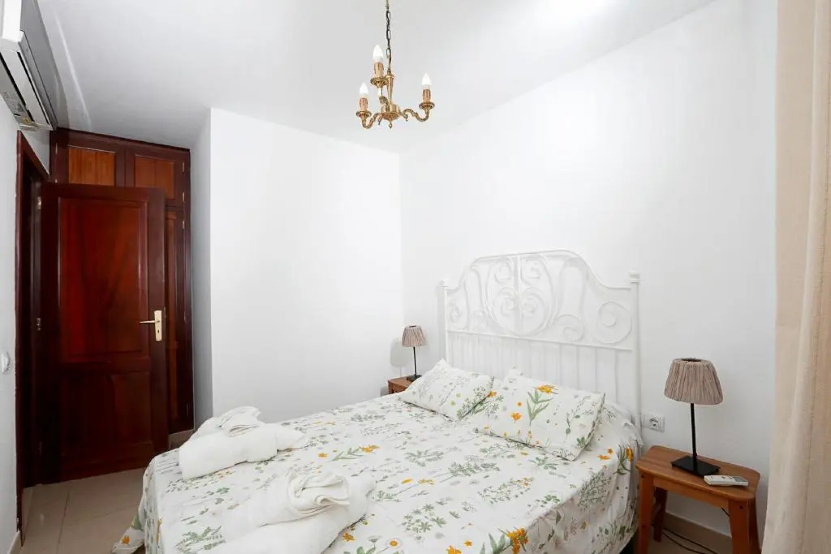 Apartamento Frente Al Puerto de Candelaria a 20 Metros de la Playa.