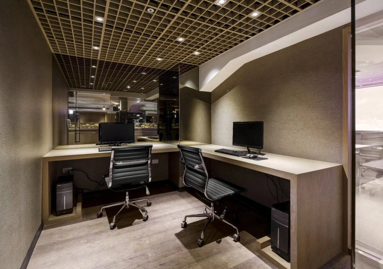 Green World Taipei Station