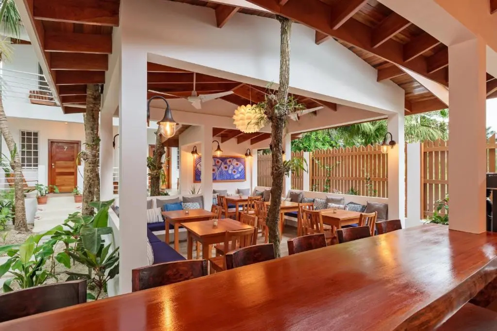 Weezie's Ocean Front Hotel and Garden Cottages