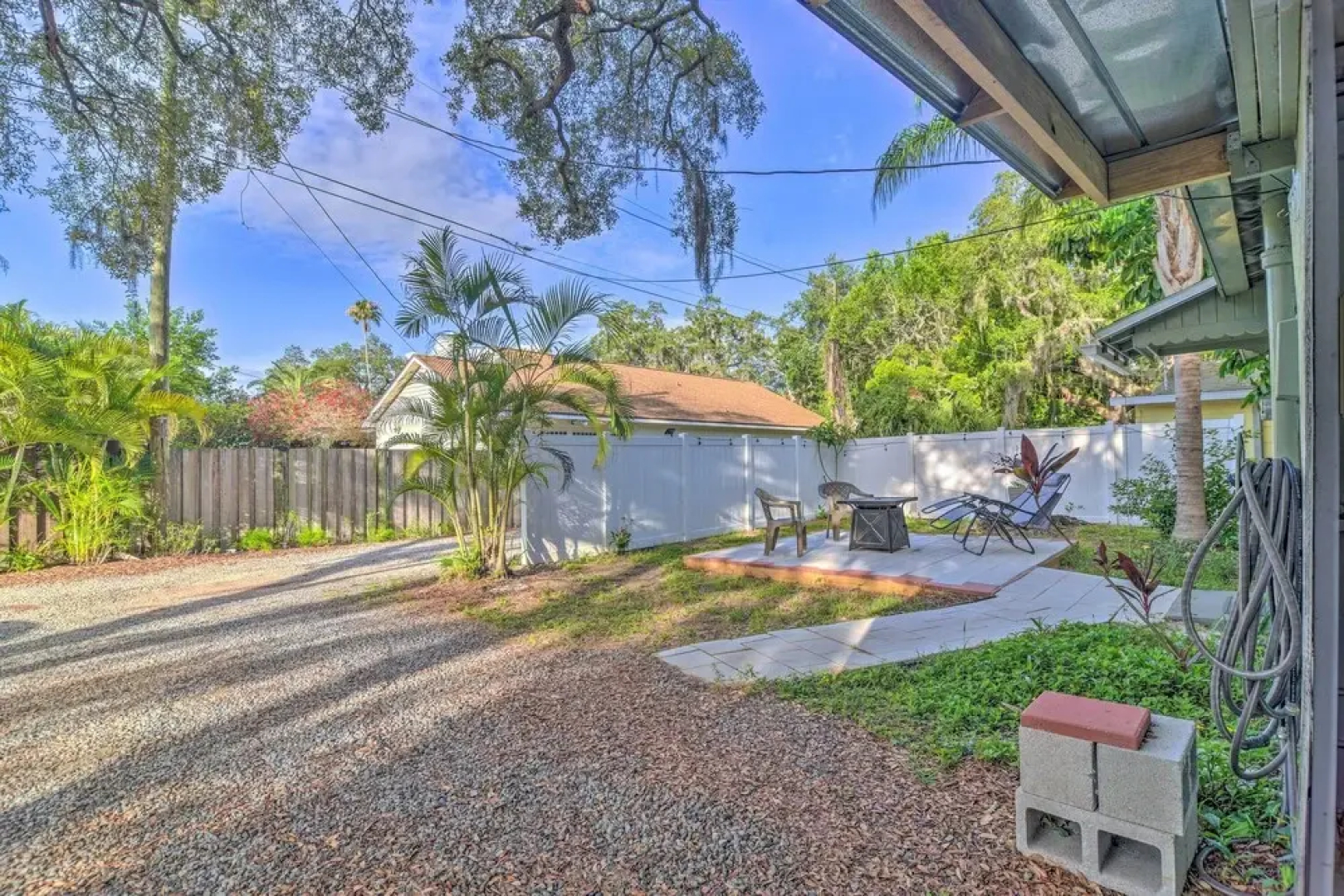 Quiet Crystal Beach Hideaway - Steps to Shoreline!