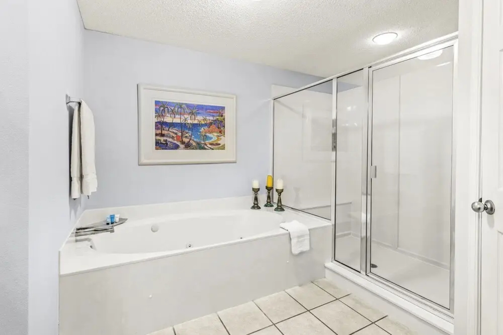 Palacio Condos by Hosteeva