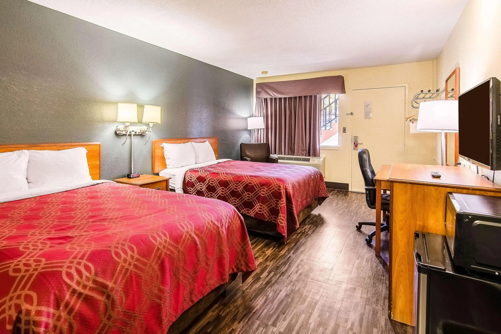 Econo Lodge Near Motor Speedway