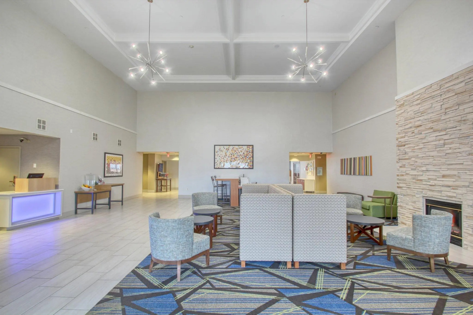 Holiday Inn Express Hotel & Suites Oshkosh by IHG