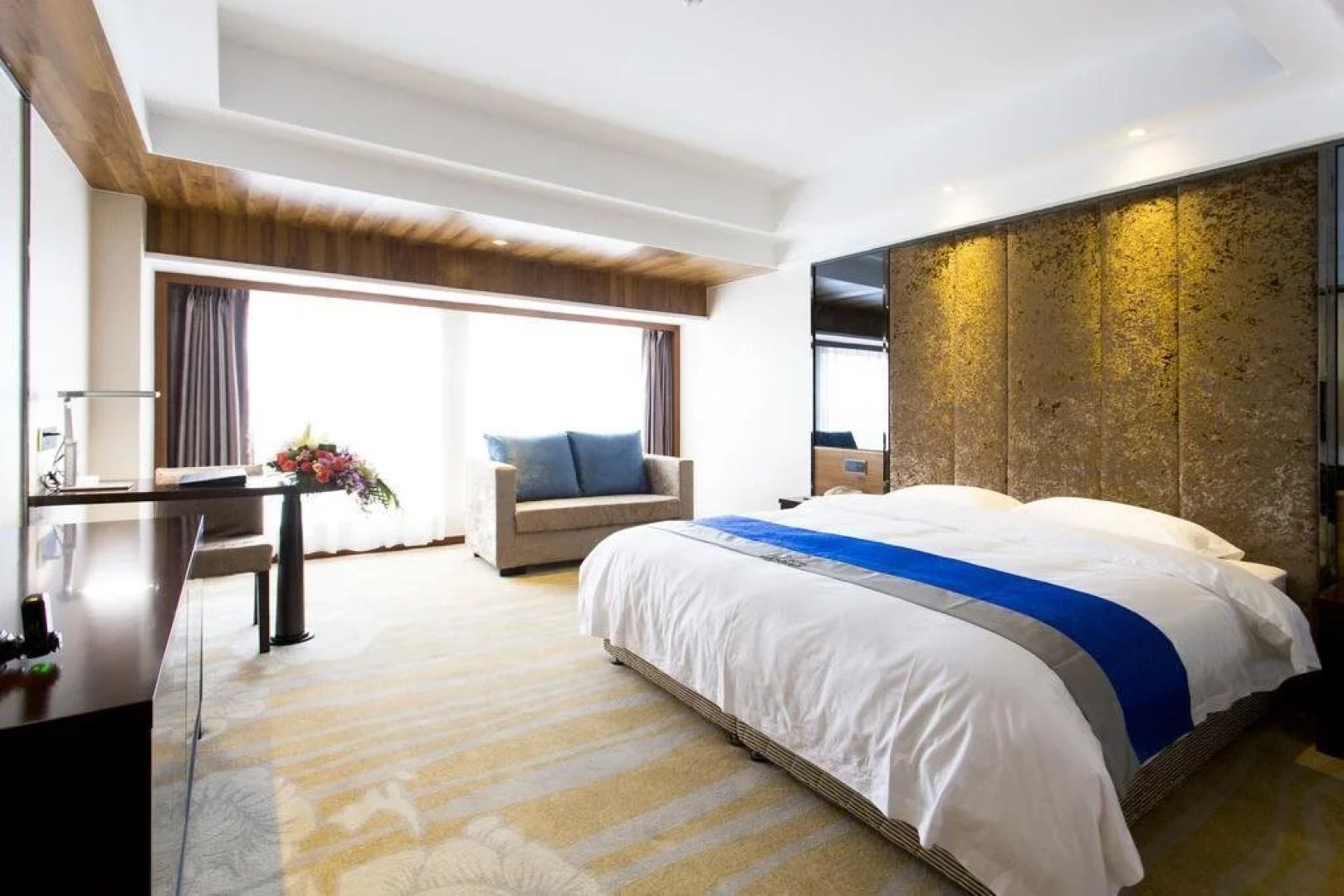 Emei Kai Bin Zhouji Hotel