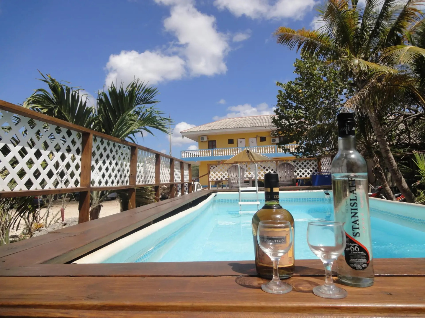 Sea Horizon Apartments (across from Mambo Beach)