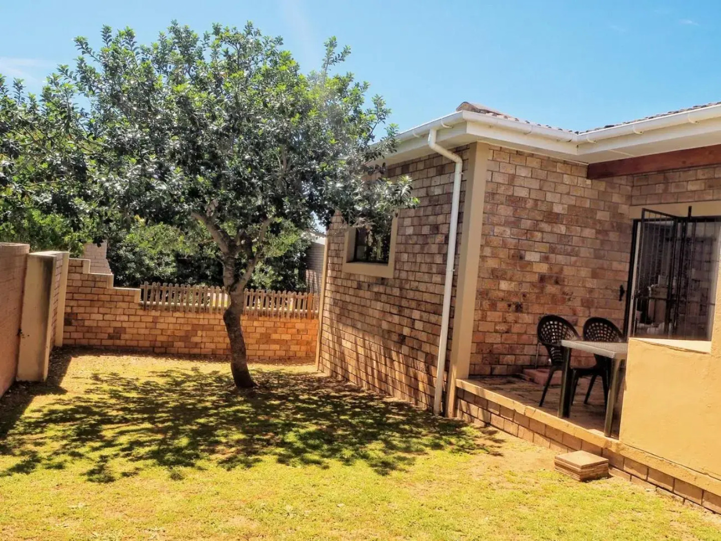 Pole Pole holiday home