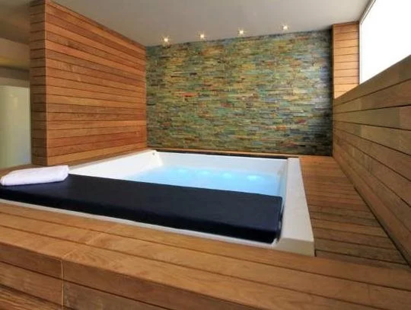 Lagaya Apartaments & Spa
