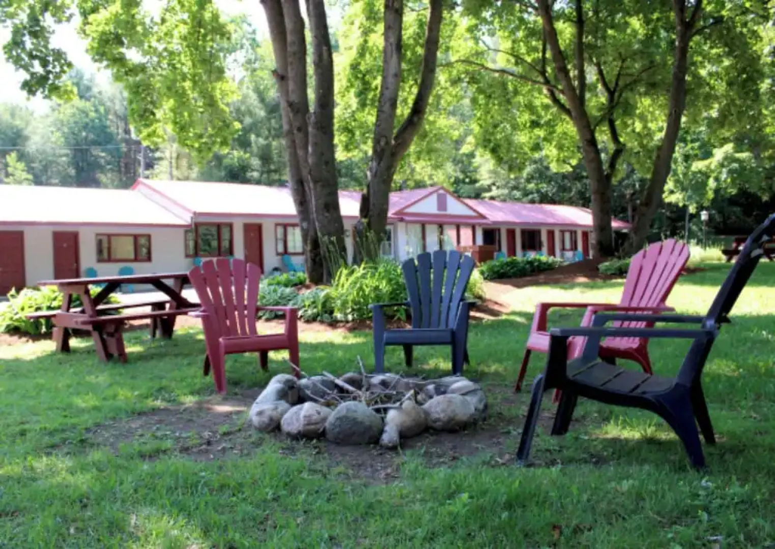Luzerne Court Motel