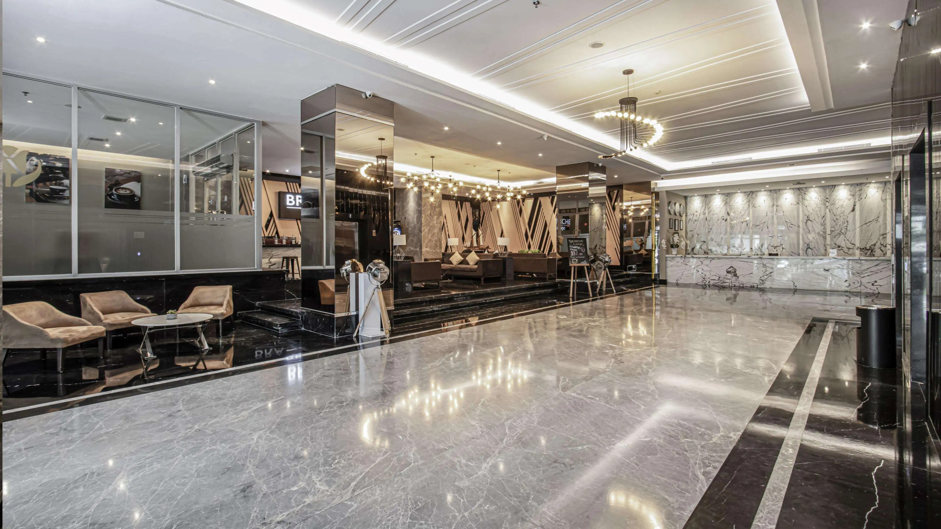 Golden Tulip Essential Makassar