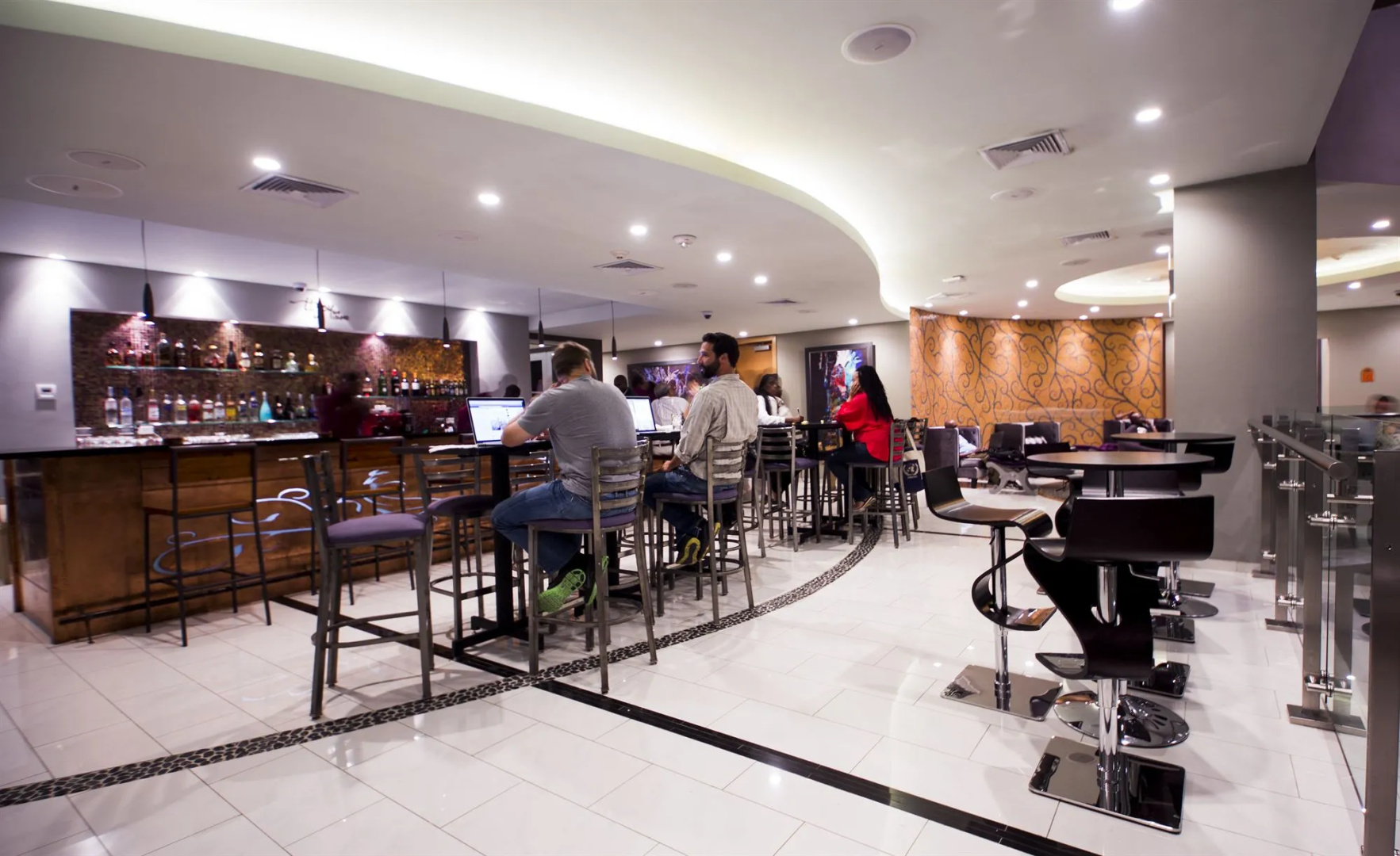 Kinam Hotel
