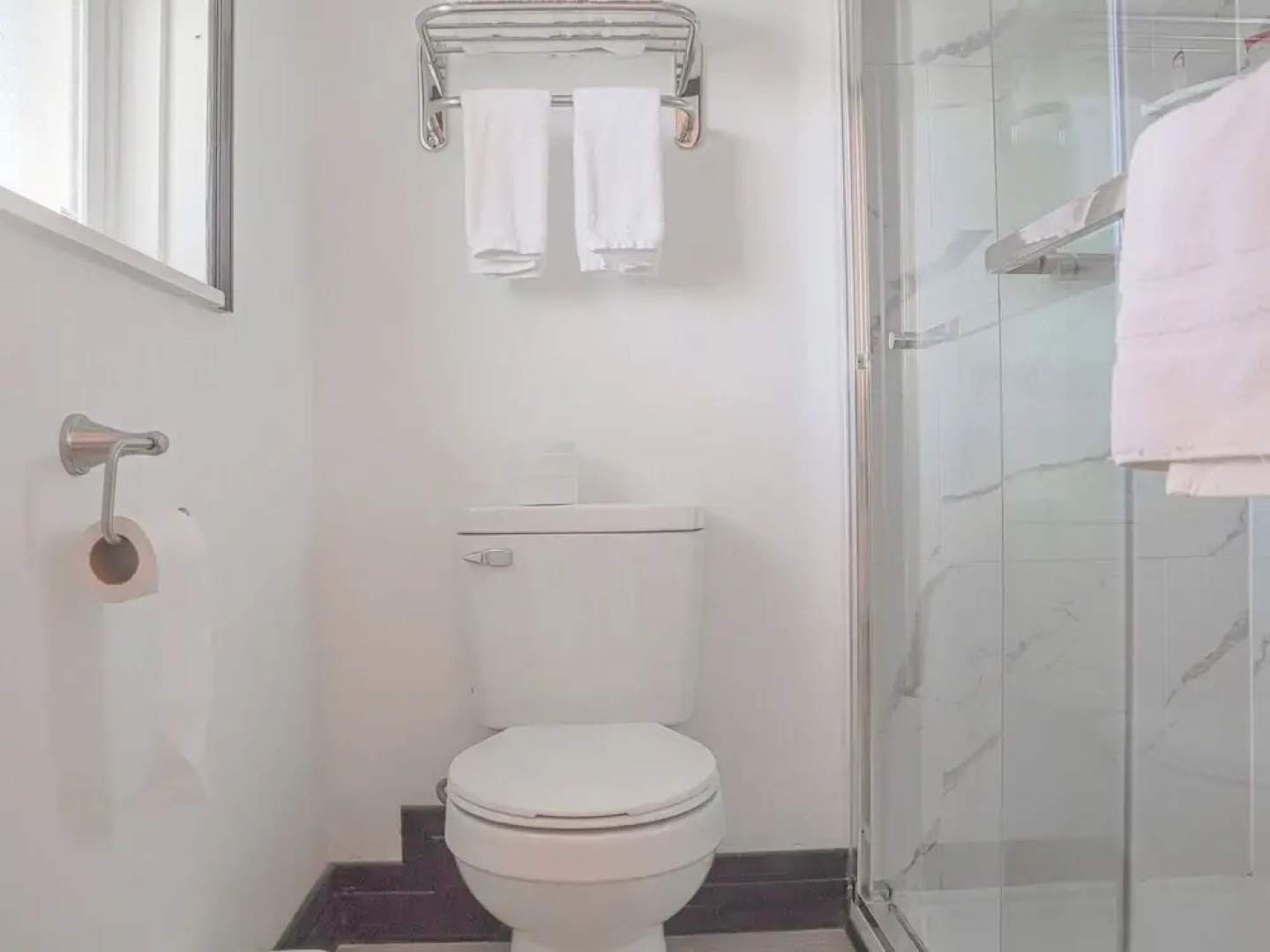 The Lancaster Motel By OYO Ronks near Paradise