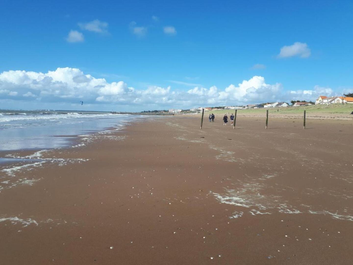 Maison et grande terrasse face mer
