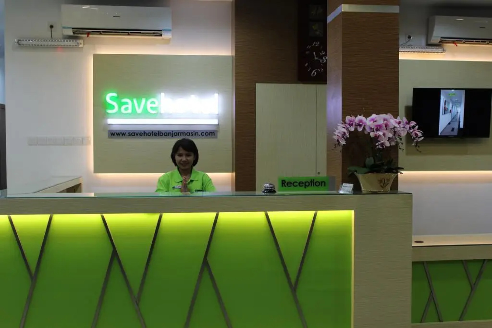 Save Hotel
