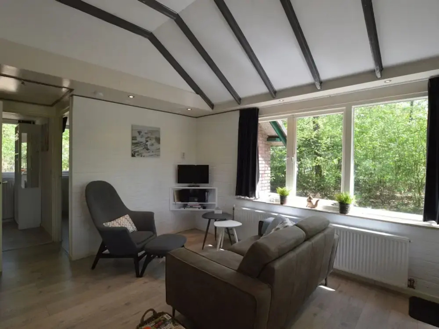 Romantic Forest Retreat With Sauna