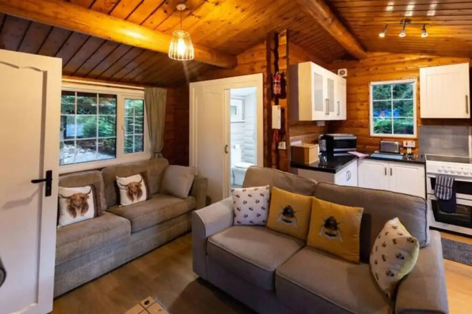 Mountain View 2 Bed Log Cabin