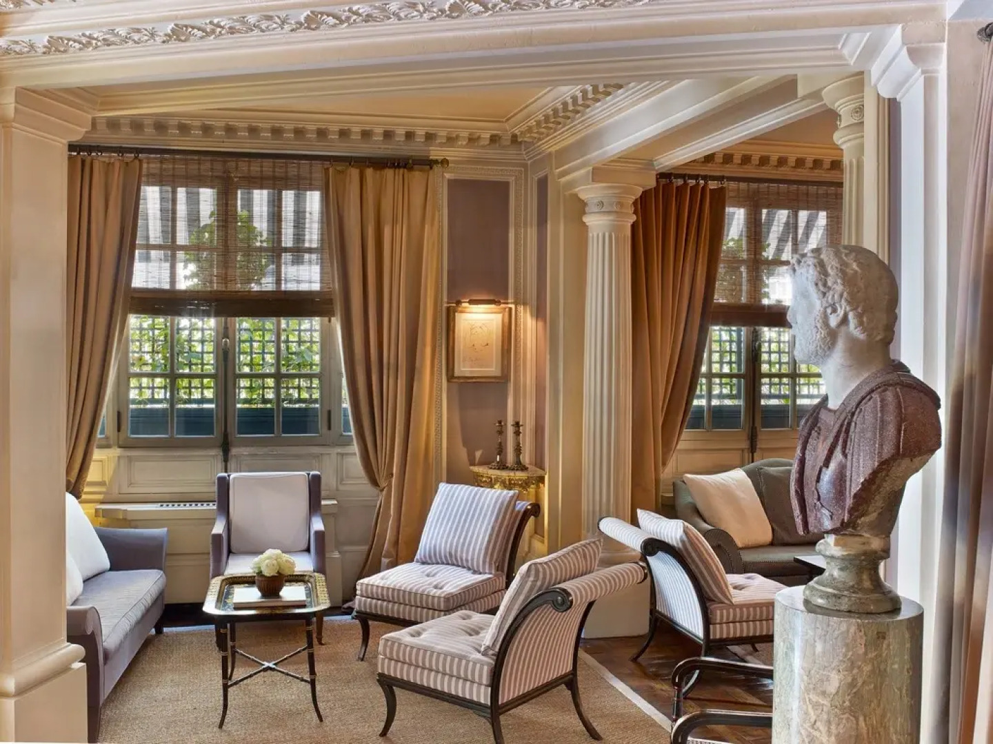 Le Dokhan’s Paris Arc de Triomphe, a Tribute Portfolio Hotel