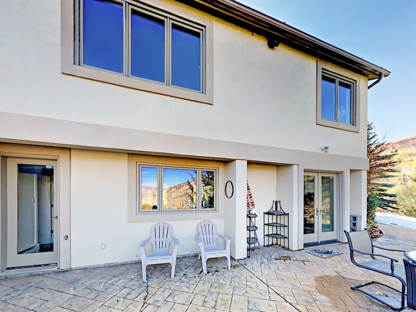 Grand 5,000 Square Foot 4br Mountain 4 Bedroom Home