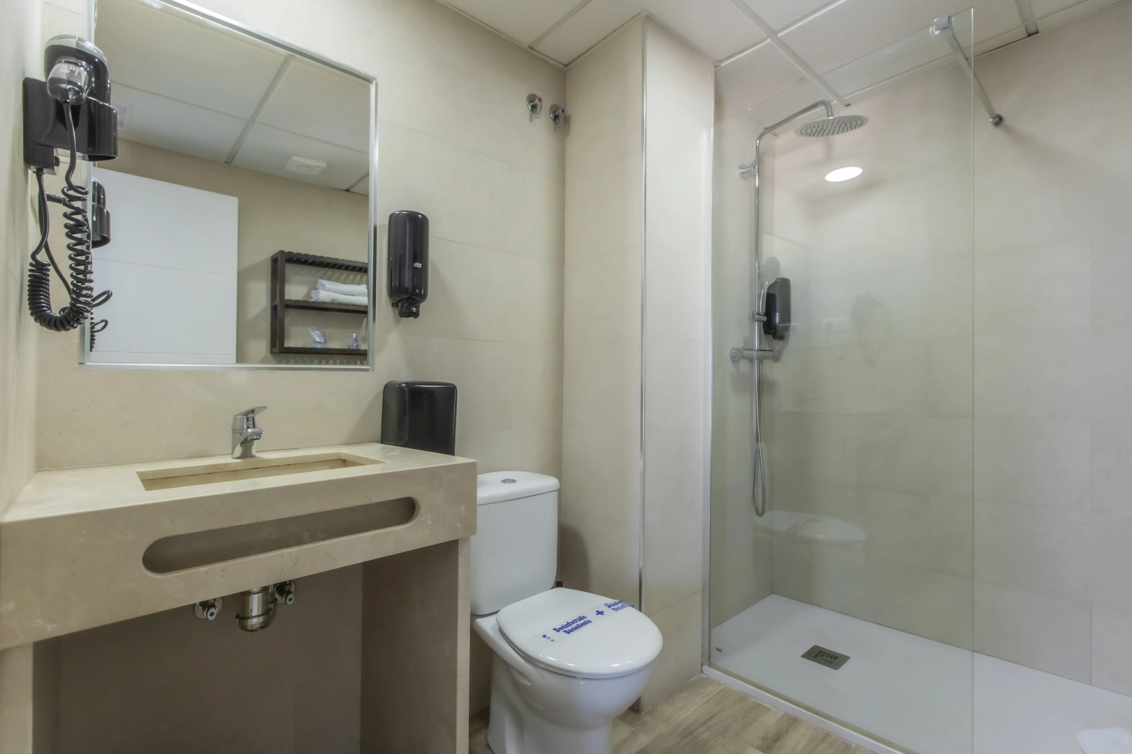 Hotel Zen Airport with Free shuttle