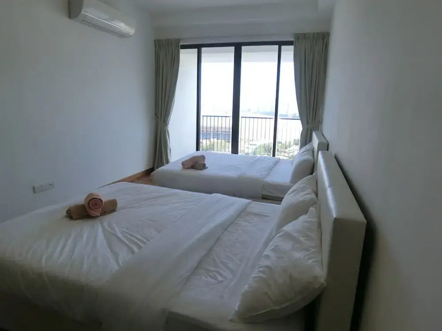 Romantic Mansion at The Landmark