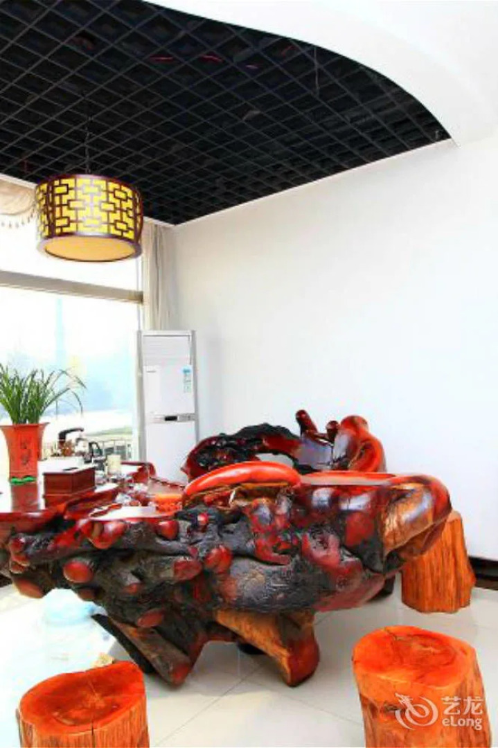 Galaxy Vanguard Boutique Hotel