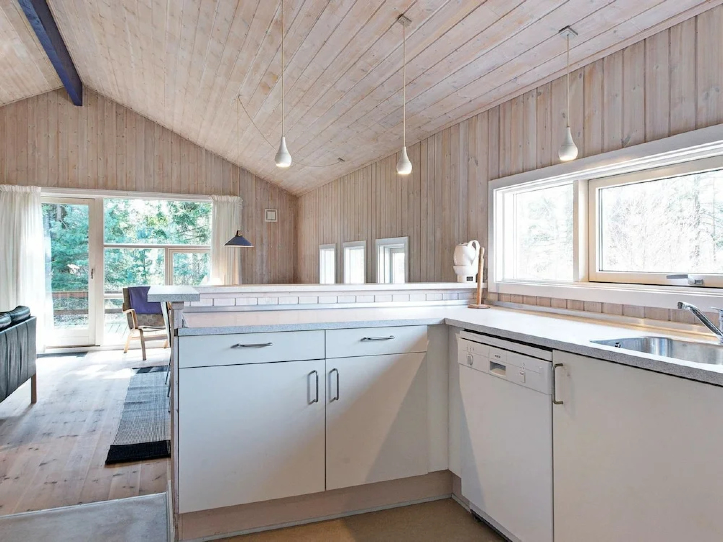 Chic Holiday Home In Nexø With Whirlpool